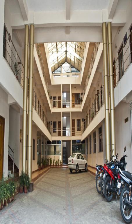 Issacs Regency Hotel Sultan Bathery Exterior foto
